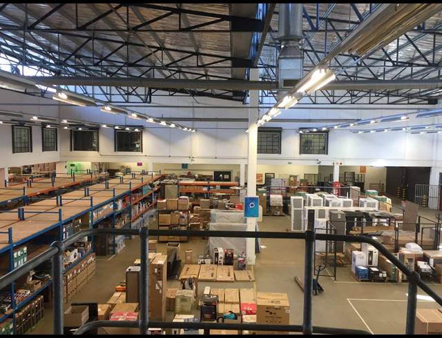 4,254M² WAREHOUSE RENTED IN WESTLAKE